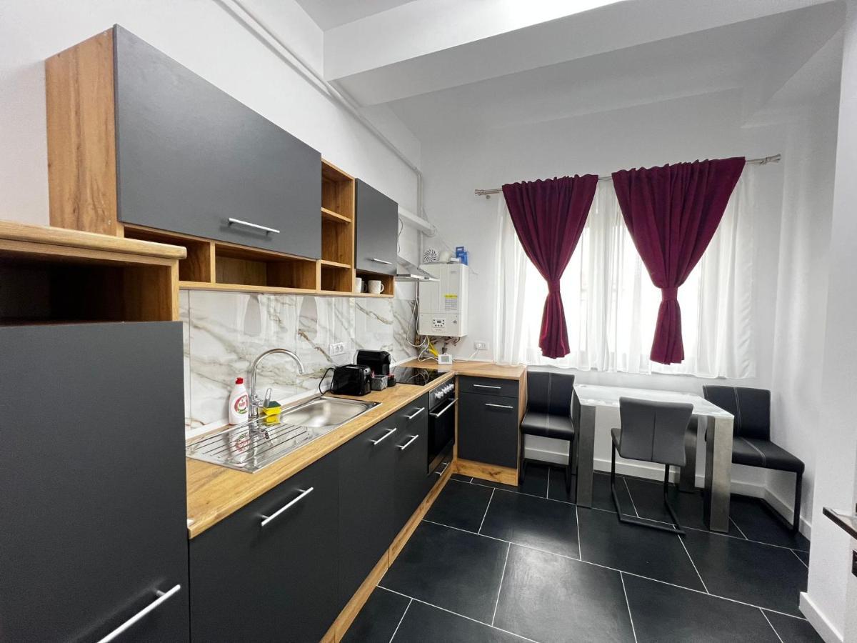 Cozy Aparthotel - Central City Сучава Екстер'єр фото