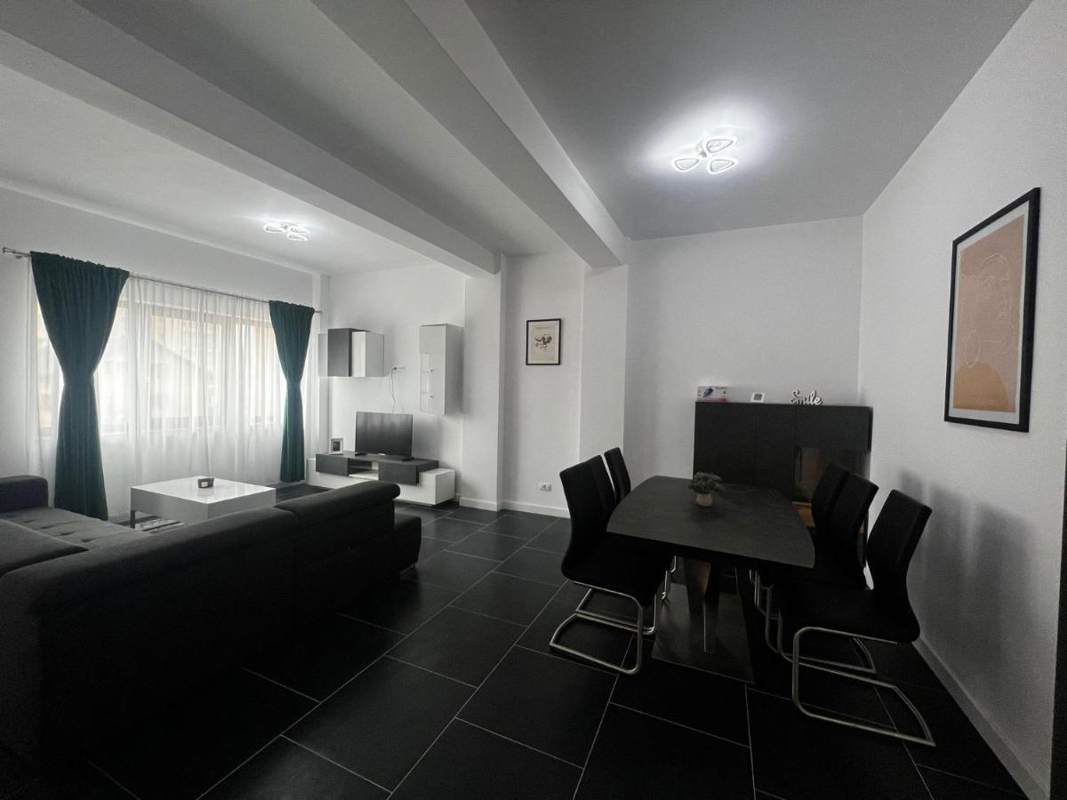 Cozy Aparthotel - Central City Сучава Екстер'єр фото