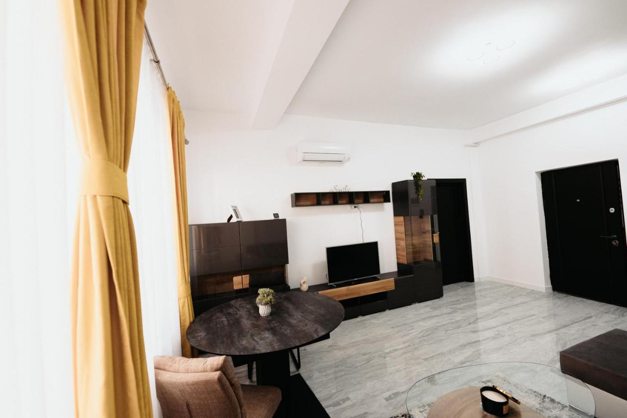 Cozy Aparthotel - Central City Сучава Екстер'єр фото