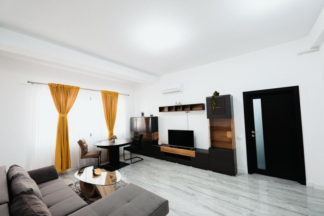 Cozy Aparthotel - Central City Сучава Екстер'єр фото
